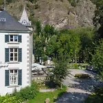 Ferienhaus Tower Apartment In A 16Th-Century Castle Aywaille