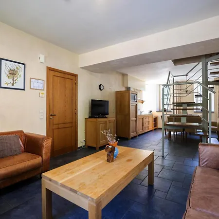 펜션 Castle In Near River Ambleve *