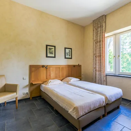 펜션 Castle In Near River Ambleve 아이웨일