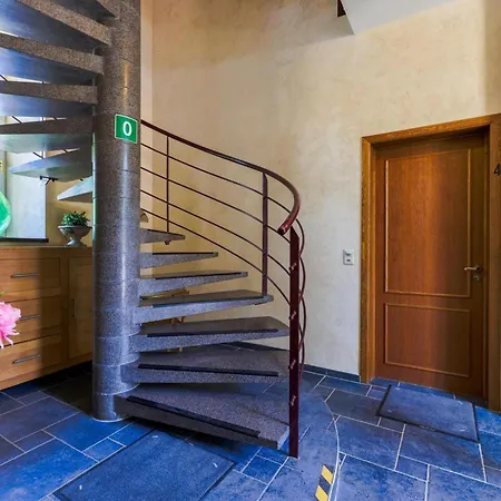 펜션 Castle In Near River Ambleve *